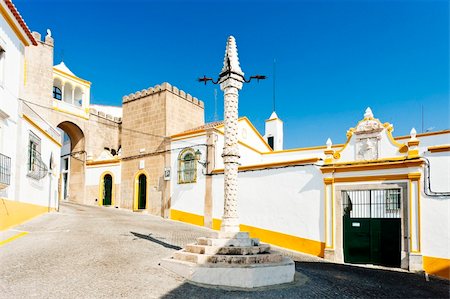 simsearch:400-05753412,k - pillory at Largo de Santa Clara, Elvas, Alentejo, Portugal Stock Photo - Budget Royalty-Free & Subscription, Code: 400-05724373