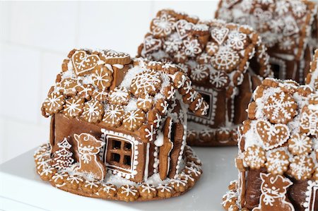 Christmas gingerbread houses in a bakery. Shallow dof Stock Photo - Budget Royalty-Free & Subscription, Code: 400-05736949