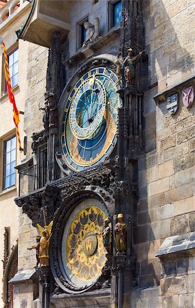 The Prague Astronomical Clock or Prague Orloj (installed in 1410).  Stare Mesto (Old Town) view, Prague, Czech Republic Foto de stock - Super Valor sin royalties y Suscripción, Código: 400-05737718