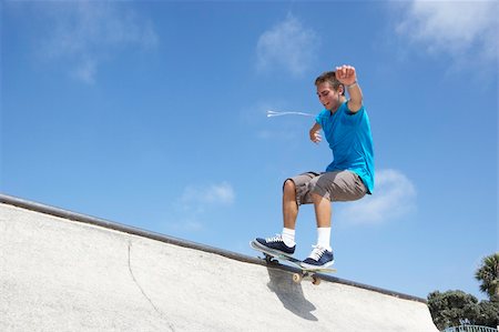 simsearch:400-05737917,k - Teenage Boy In Skateboard Park Stock Photo - Budget Royalty-Free & Subscription, Code: 400-05737918