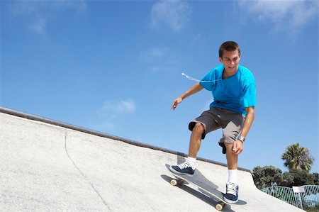 simsearch:400-05737917,k - Teenage Boy In Skateboard Park Stock Photo - Budget Royalty-Free & Subscription, Code: 400-05737919