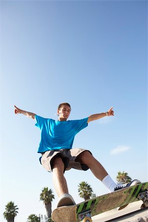 simsearch:400-05737917,k - Teenage Boy In Skateboard Park Stock Photo - Budget Royalty-Free & Subscription, Code: 400-05737939