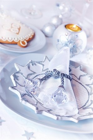 simsearch:400-05693119,k - Place setting for Christmas in white and blue tone Stock Photo - Budget Royalty-Free & Subscription, Code: 400-05738001