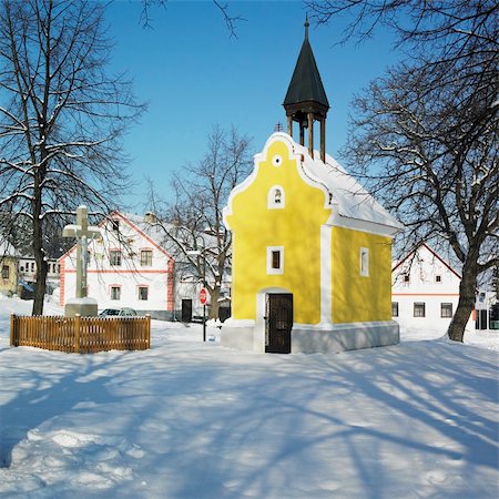 little church, Holasovice, Czech Republic Foto de stock - Super Valor sin royalties y Suscripción, Código: 400-05739378