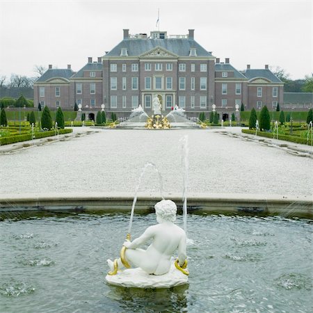 simsearch:400-05387304,k - palace and gardens, Paleis Het Loo Castle near Apeldoorn, Netherlands Stock Photo - Budget Royalty-Free & Subscription, Code: 400-05739381