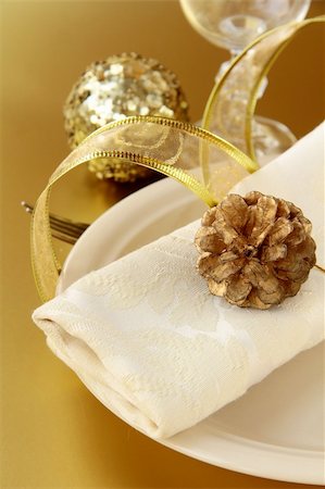 simsearch:400-04499144,k - Beautiful and elegant gold place setting for christmas or celebrations Stock Photo - Budget Royalty-Free & Subscription, Code: 400-05730738