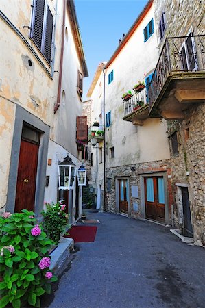 simsearch:400-07217858,k - Narrow Alley With Old Buildings In The Chianti Region Stock Photo - Budget Royalty-Free & Subscription, Code: 400-05732200