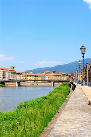 simsearch:400-04375112,k - Embankment of The River Arno in The Italian City of Pisa Stock Photo - Budget Royalty-Free & Subscription, Code: 400-05732354
