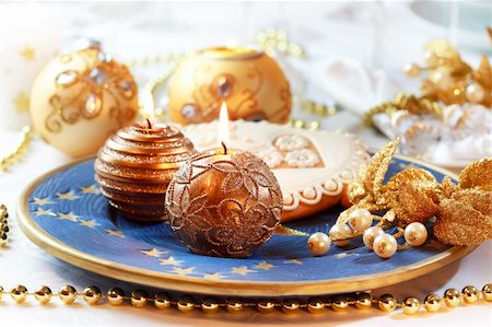 simsearch:400-05693119,k - Place setting for Christmas with gingerbread bell Stock Photo - Budget Royalty-Free & Subscription, Code: 400-05744128