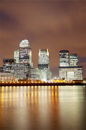simsearch:400-05706130,k - London skyscrapers and Thames in Docklands Stock Photo - Budget Royalty-Free & Subscription, Code: 400-05752065