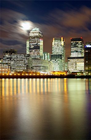 simsearch:400-05706130,k - Full moon over London skyscrapers Stock Photo - Budget Royalty-Free & Subscription, Code: 400-05752068