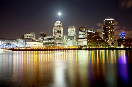 simsearch:400-05706130,k - Full moon over London skyscrapers Stock Photo - Budget Royalty-Free & Subscription, Code: 400-05752069