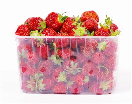 simsearch:400-05370991,k - Strawberries isolated over white background Stock Photo - Budget Royalty-Free & Subscription, Code: 400-05876458