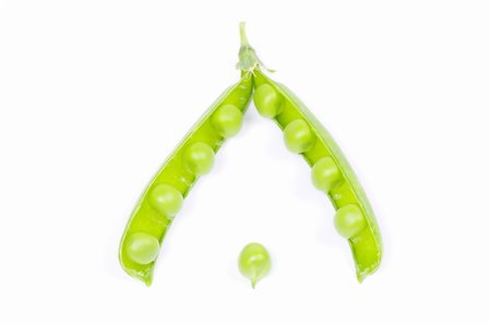 simsearch:400-05744520,k - fresh green peas isolated on a white background Stock Photo - Budget Royalty-Free & Subscription, Code: 400-05876794