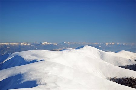 simsearch:400-05271081,k - Snowy mountain ridges. Carpathians. Polonyna Borzhava. Ukraine Photographie de stock - Aubaine LD & Abonnement, Code: 400-05878163