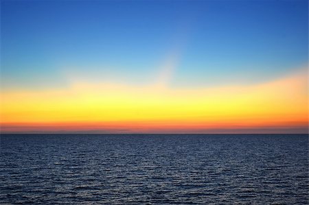 Beatifull sunset on the Crimean seashore Photographie de stock - Aubaine LD & Abonnement, Code: 400-05896435