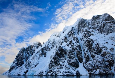 simsearch:400-05271801,k - Beautiful snow-capped mountains against the blue sky in Antarctica Stock Photo - Budget Royalty-Free & Subscription, Code: 400-05899525