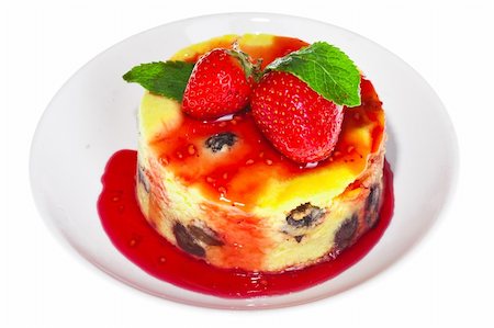 simsearch:400-05173009,k - Cheesecake with fresh strawberries on white plate closeup Stock Photo - Budget Royalty-Free & Subscription, Code: 400-05905847