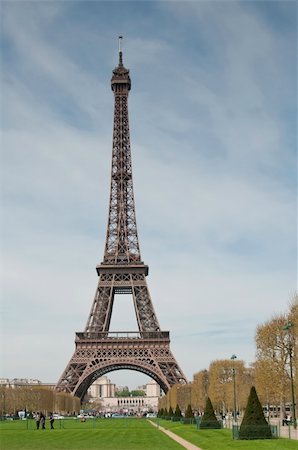 simsearch:400-04974897,k - View of the Eiffel tower on a cloudy day Stock Photo - Budget Royalty-Free & Subscription, Code: 400-06059899