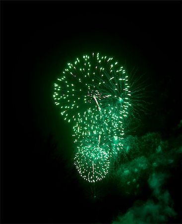 simsearch:400-06745167,k - Salute Fireworks Stock Photo - Budget Royalty-Free & Subscription, Code: 400-06066668