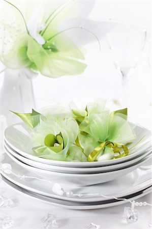 simsearch:400-05693119,k - Luxury place setting for wedding in white and green tone Stock Photo - Budget Royalty-Free & Subscription, Code: 400-06066807