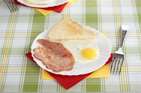 simsearch:400-04885499,k - breakfast with eggs, bacon and toast Stock Photo - Budget Royalty-Free & Subscription, Code: 400-06063278
