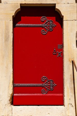 simsearch:400-07217858,k - Close-up Image Of Red Wooden Ancient French Door Stock Photo - Budget Royalty-Free & Subscription, Code: 400-06074194