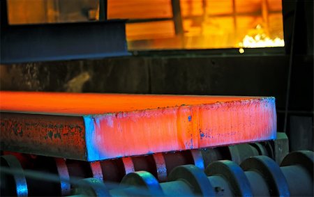 hot steel on conveyor Photographie de stock - Aubaine LD & Abonnement, Code: 400-06074723