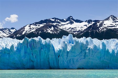 simsearch:400-05271081,k - beautiful Glacier Perito Moreno in Argentina Photographie de stock - Aubaine LD & Abonnement, Code: 400-06076538