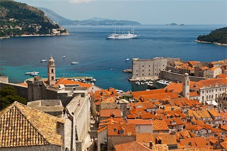 simsearch:400-05193127,k - Panorama of Dubrovnik from the City Walls, Croatia Stock Photo - Budget Royalty-Free & Subscription, Code: 400-06078431
