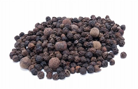 simsearch:400-05370250,k - Pile of black peppercorns isolated on white Stock Photo - Budget Royalty-Free & Subscription, Code: 400-06070401