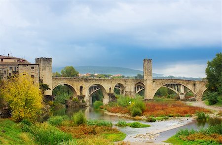 simsearch:400-05193127,k - Landscape of medieval town of Besalu with big bridge, Catalonia. Spain Stock Photo - Budget Royalty-Free & Subscription, Code: 400-06089139