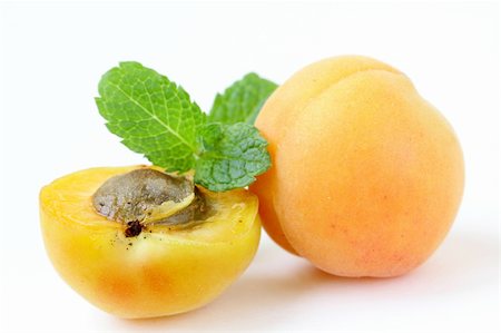 simsearch:400-05664137,k - ripe juicy fruit apricot on white background Stock Photo - Budget Royalty-Free & Subscription, Code: 400-06106306
