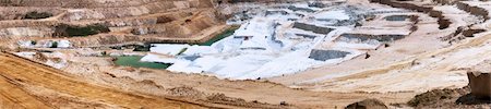 panoramic shot on an open sandy quarry Foto de stock - Super Valor sin royalties y Suscripción, Código: 400-06106868