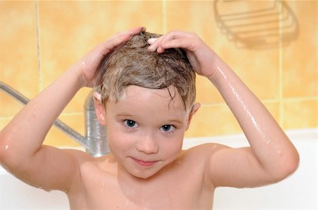 shower kid - child washing in the shower with a foam on the head Stock Photo - Budget Royalty-Free & Subscription, Code: 400-06100539