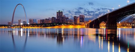 Panoramic image of St. Louis downtown with Gateway Arch at twilight. Stock Photo - Budget Royalty-Free & Subscription, Code: 400-06101624