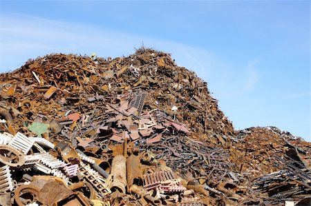 simsearch:694-03328729,k - Greater mountain of old rusty scrap metal Stock Photo - Budget Royalty-Free & Subscription, Code: 400-06139605