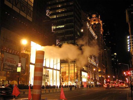 5th Avenue on Manhattan at night Stock Photo - Budget Royalty-Free & Subscription, Code: 400-06144075