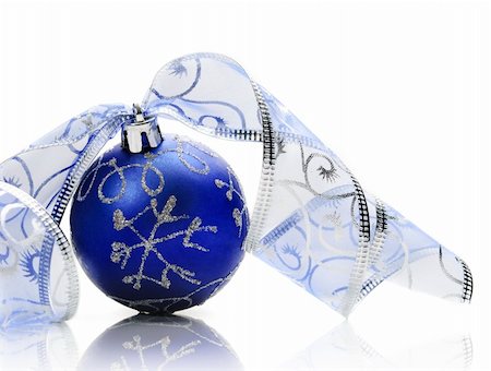 simsearch:400-04841877,k - Blue christmas ornament on white background Stock Photo - Budget Royalty-Free & Subscription, Code: 400-06140430