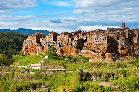 simsearch:400-05338054,k - Pitigliano- Medieval Town Located on the Rock, Italy Stock Photo - Budget Royalty-Free & Subscription, Code: 400-06140532