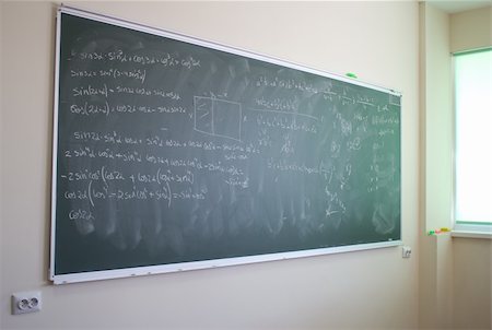 simsearch:400-04917346,k - Blackboard with mathematical formulas in a modern classroom Stock Photo - Budget Royalty-Free & Subscription, Code: 400-06141064
