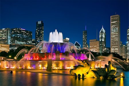 Image of Buckingham Fountain in Grant Park, Chicago, Illinois, USA. Stock Photo - Budget Royalty-Free & Subscription, Code: 400-06142088