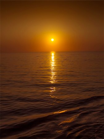 simsearch:400-07748817,k - An image of a beautiful sunset over the ocean Stock Photo - Budget Royalty-Free & Subscription, Code: 400-06143103