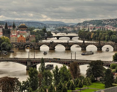 simsearch:400-06138816,k - View of Prague panorama with bridges Photographie de stock - Aubaine LD & Abonnement, Code: 400-06172391