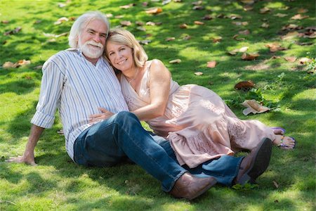 simsearch:400-04035087,k - Old people and romance, elderly husband and wife in love, lying on grass in park Stock Photo - Budget Royalty-Free & Subscription, Code: 400-06204501