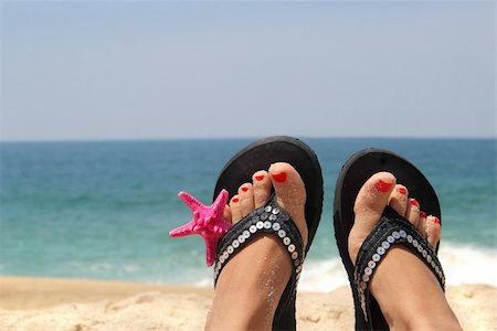 sandals on female feet - Relaxation on the beach - female feet decorated with sea star Stock Photo - Budget Royalty-Free & Subscription, Code: 400-06331007