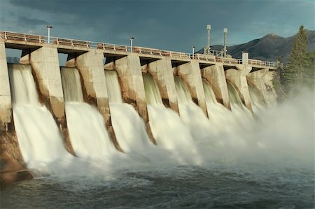 Time exposure of the spillway overflow on the Kananaskis Dam, Alberta, Canada Stock Photo - Budget Royalty-Free & Subscription, Code: 400-06384031