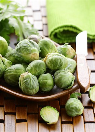 simsearch:400-05370250,k - fresh raw brussels sprouts on a wooden table Stock Photo - Budget Royalty-Free & Subscription, Code: 400-06429495