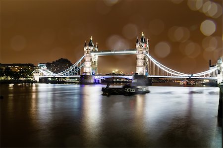 Tower Bridge of London in the Rainy Night, United Kingdom Stock Photo - Budget Royalty-Free & Subscription, Code: 400-06422186