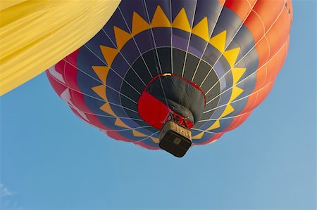 simsearch:400-06642893,k - hot-air balloon gathering in the valley of the temples at Paestum Foto de stock - Super Valor sin royalties y Suscripción, Código: 400-06457025